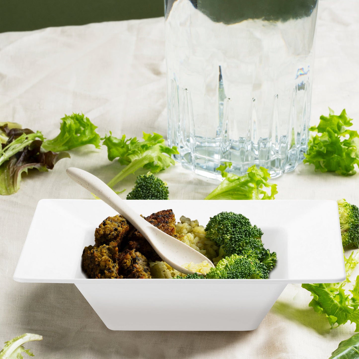 Chic white square plastic dessert bowls, 5 oz capacity, 4.75 inches, sold as a 120-piece set for events