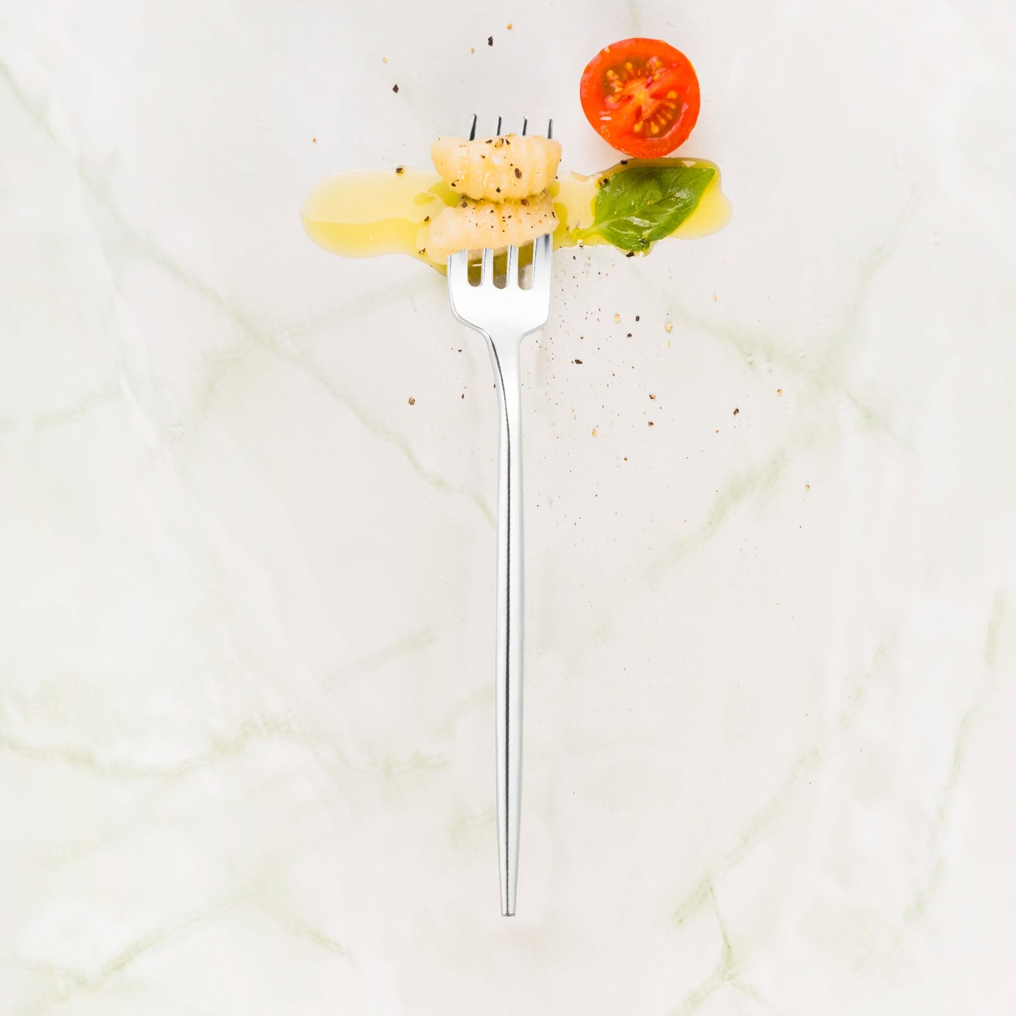 Premium-quality shiny silver Moderno 8.4" plastic dinner forks, 300-count, mimicking real silverware for an upscale touch