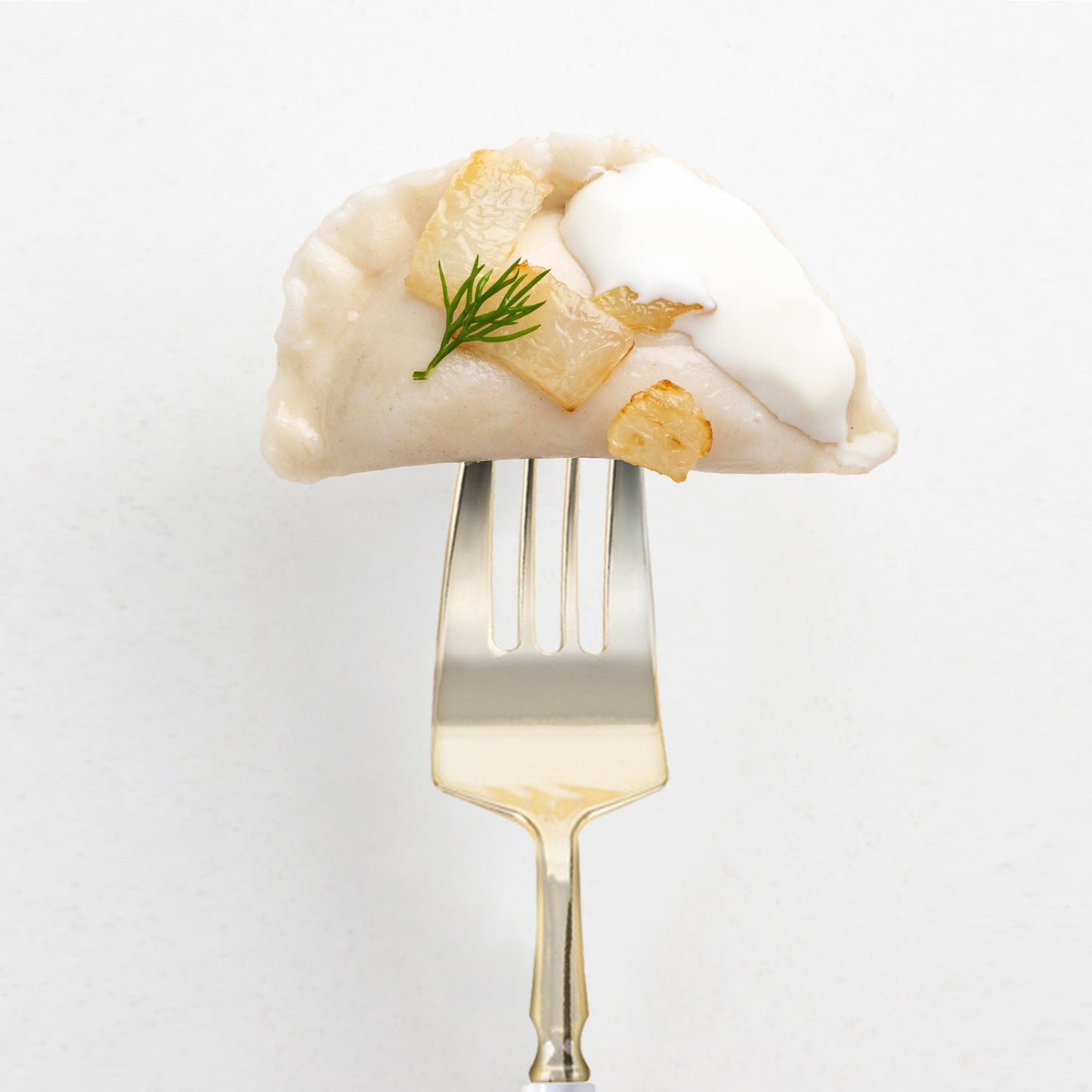 crafted for modern table settings and upscale events Gold with White Handle Moderno Disposable Plastic Dinner Forks