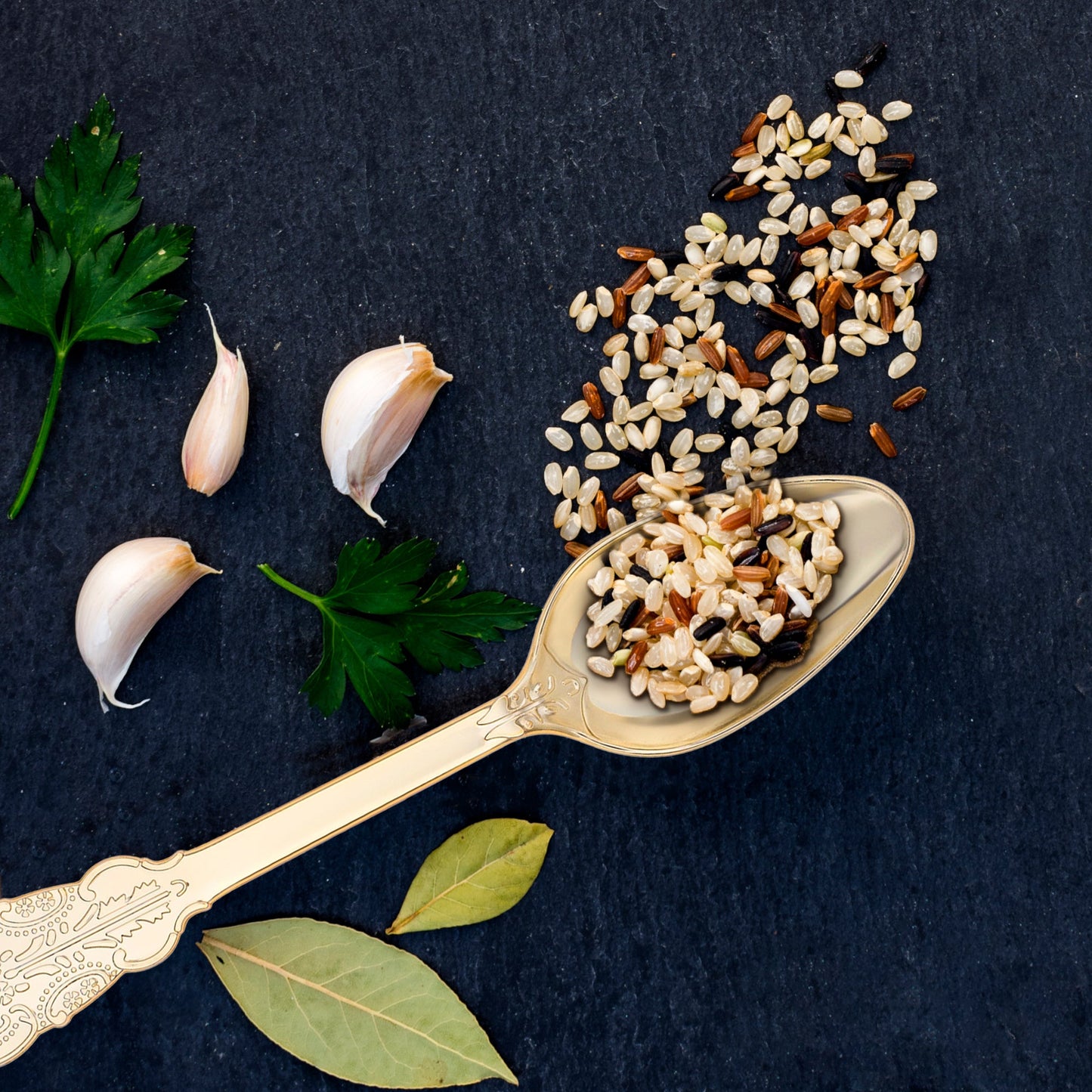 perfect blend of elegance and durability Shiny Baroque Gold Plastic Spoons for entertaining