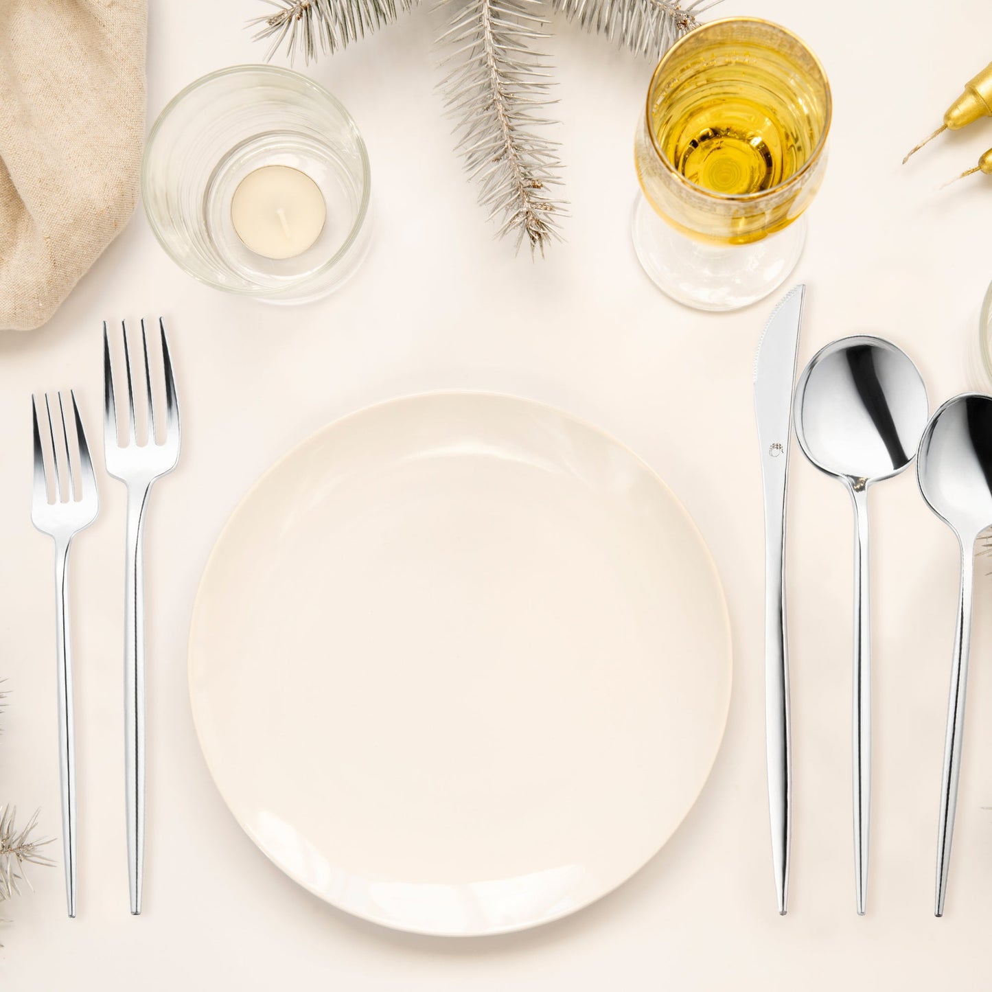 reliable cutlery designed Shiny Silver Moderno Disposable Plastic Dessert Spoons for polished and seamless service