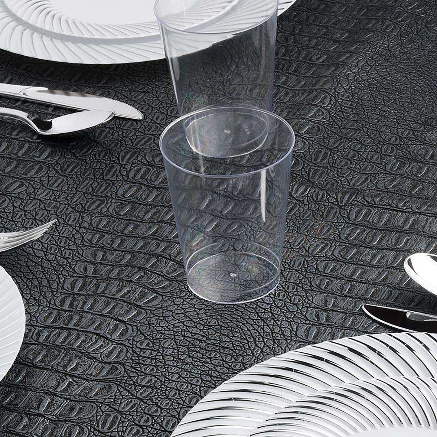 Elegant 10 oz clear round plastic cups, ideal for weddings, parties, and formal events, sold in a convenient 500-pack.