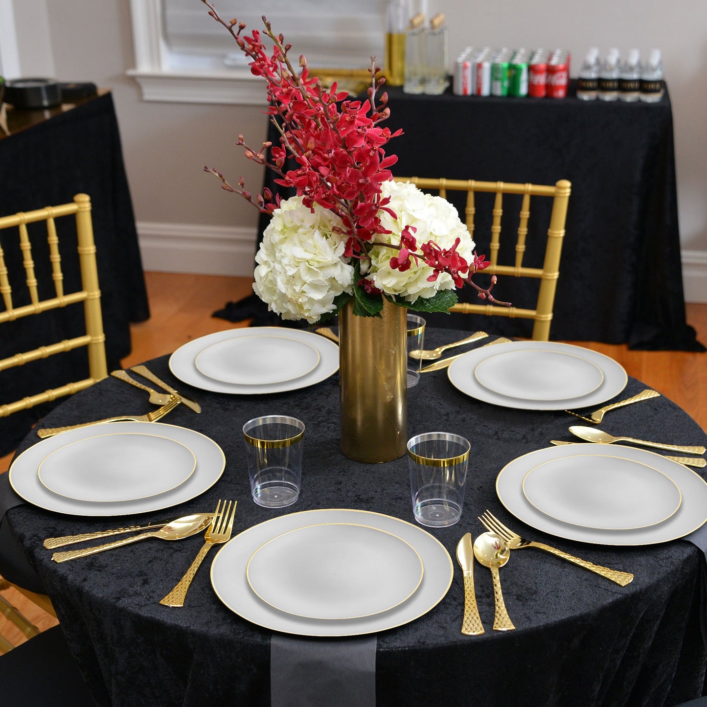 Guests enjoyed appetizers on 7.5" gray plates with soft metallic detailing.