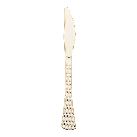 Shiny gold disposable plastic knives, 7.5 inches long, with a sleek, glamorous finish; case of 600
