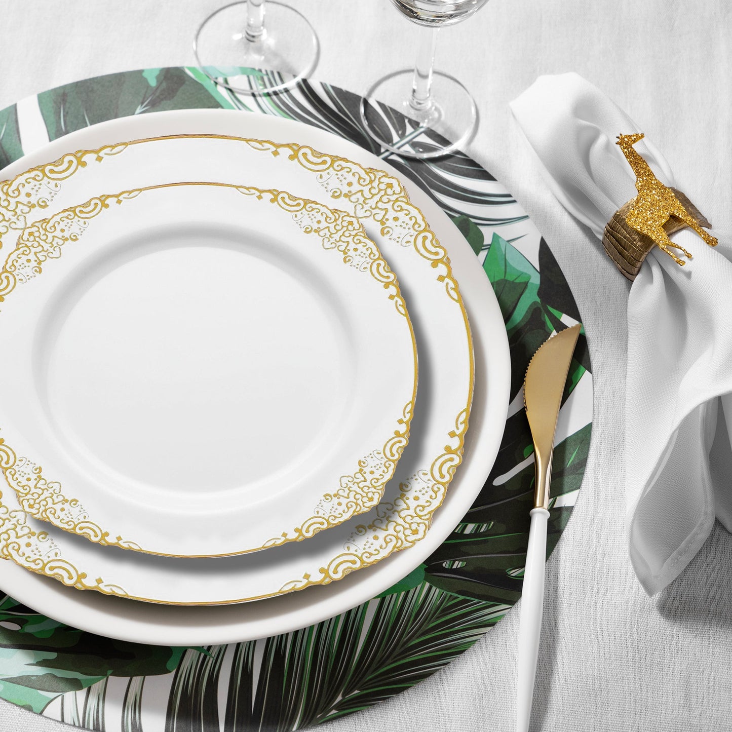 This complete White with Gold Fancy Round Set offers perfect portion sizes and ample quantity for event hosting